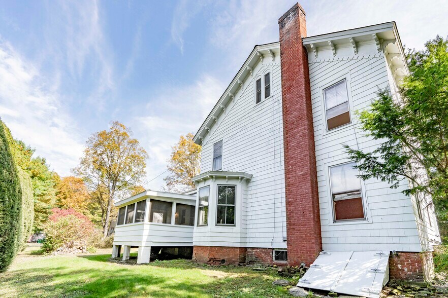 More Photos Of 2811 NY-82, Pleasant Valley Manufacturing For Sale