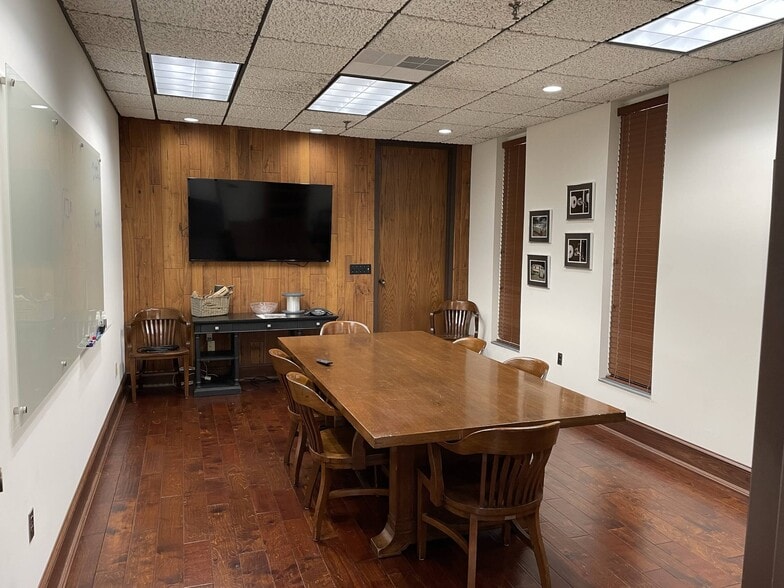 More Photos Of 1101 Curtis St, Monroe Warehouse For Lease