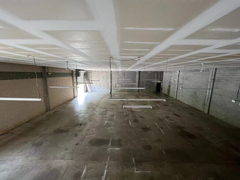 More Photos Of 3676 Crescent Ct E, Whitehall Warehouse For Lease