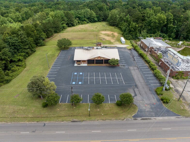 More Photos Of 2003 W Highland Ave, Selma Restaurant For Lease