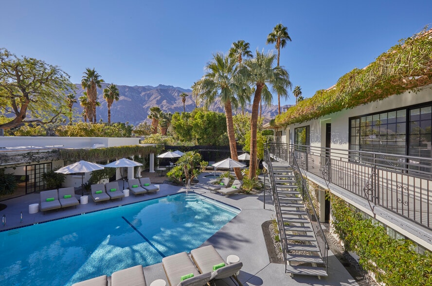 More Photos Of 288 E Camino Monte Vis, Palm Springs Hotel For Sale
