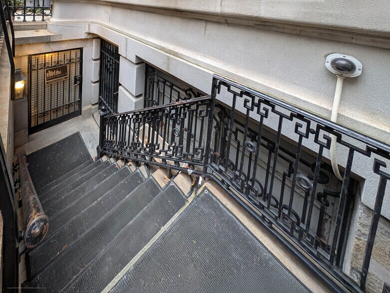 More Photos Of 3 E 75th St, New York Apartments For Lease