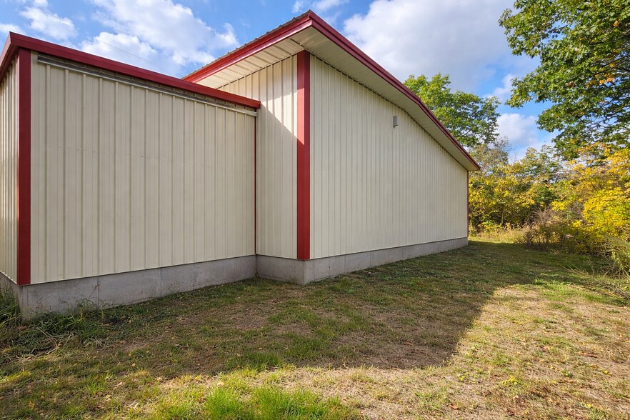 More Photos Of 21 Ranger Dr, Kittery Light Distribution For Sale