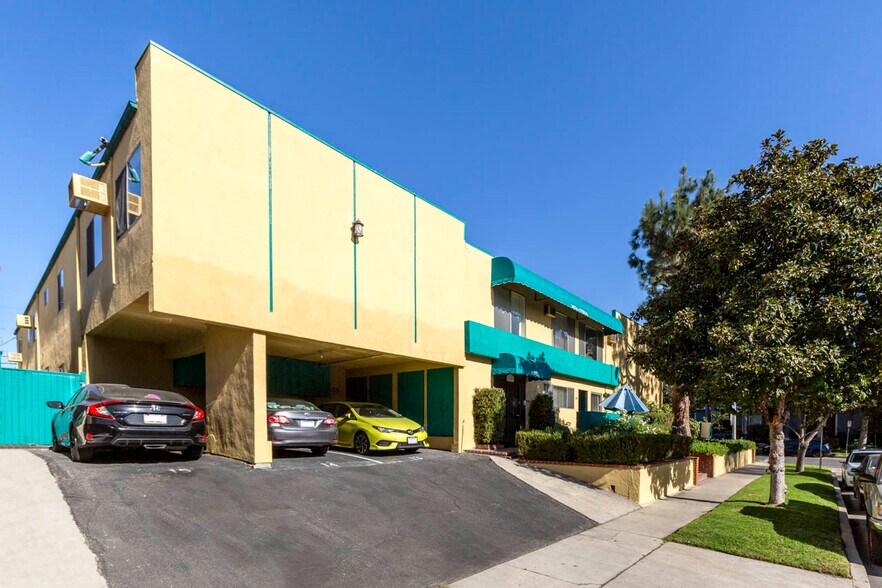 Primary Photo Of 10803 Otsego St, North Hollywood Apartments For Sale