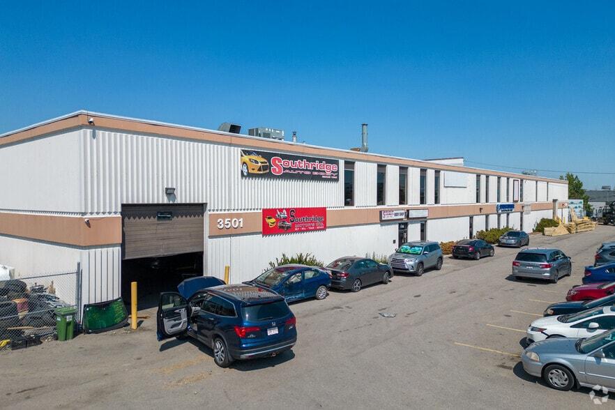 Primary Photo Of 3501 23rd St NE, Calgary Warehouse For Lease