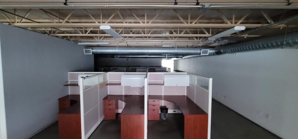 More Photos Of 4947 31st St, Long Island City Warehouse For Lease