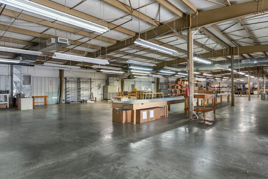 More Photos Of 205 Industrial Pike, Whitwell Manufacturing For Sale