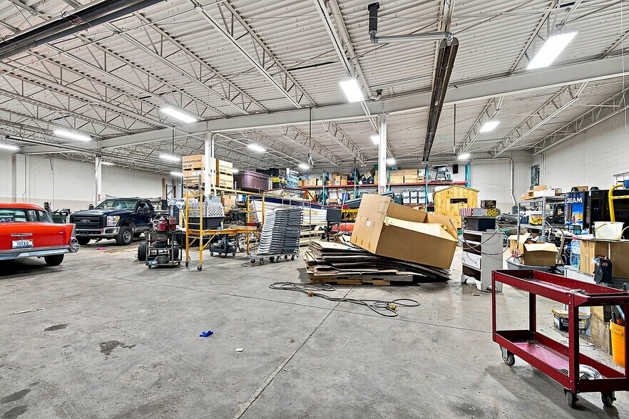 More Photos Of 44468 Reynolds Dr, Clinton Township Manufacturing For Sale