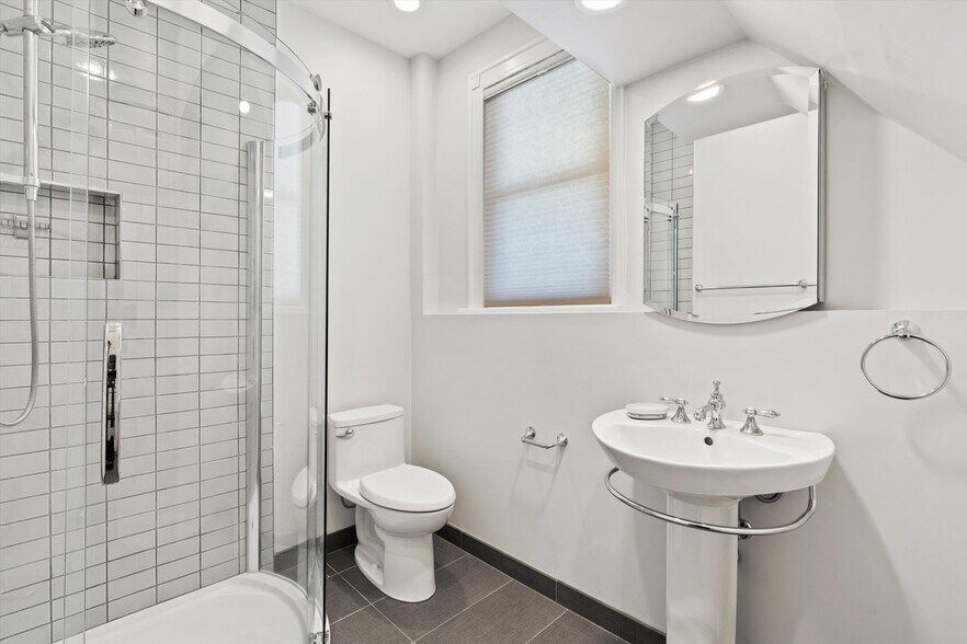 More Photos Of 124 W North Ave, Milwaukee Daycare Center For Sale