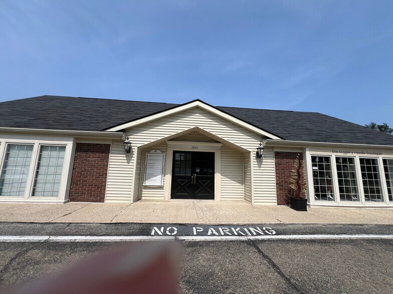 More Photos Of 1810 Broad Ripple Ave, Indianapolis Office For Lease