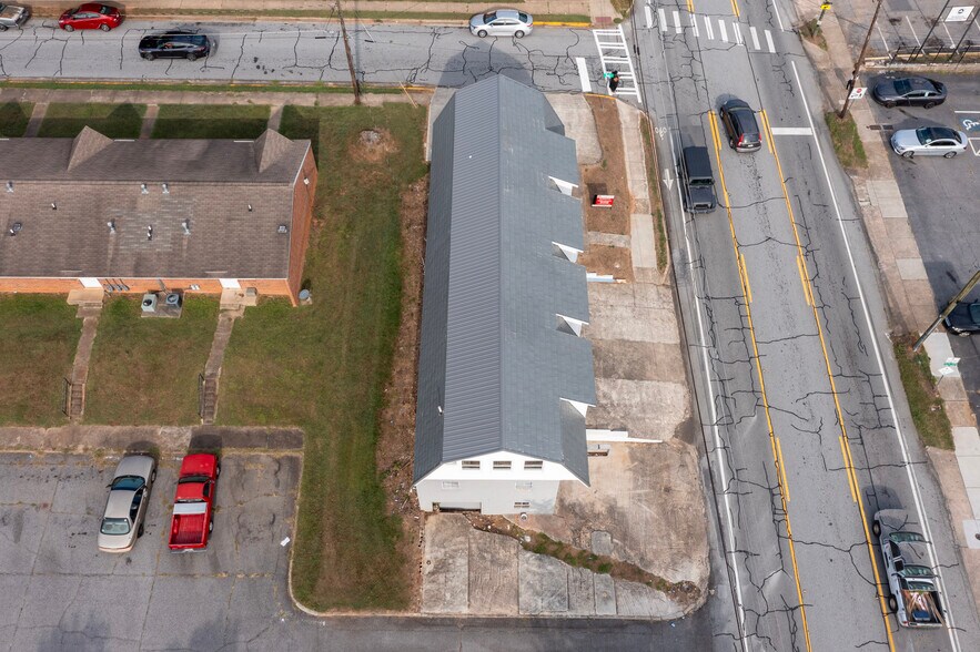 More Photos Of 1044 Baxter St, Athens Freestanding For Sale