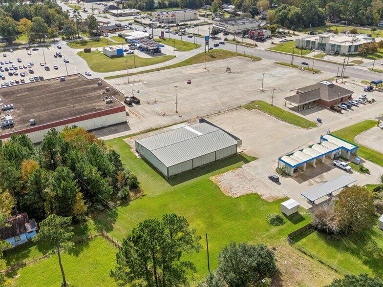 More Photos Of 1390 N Main St, Vidor General Retail For Lease