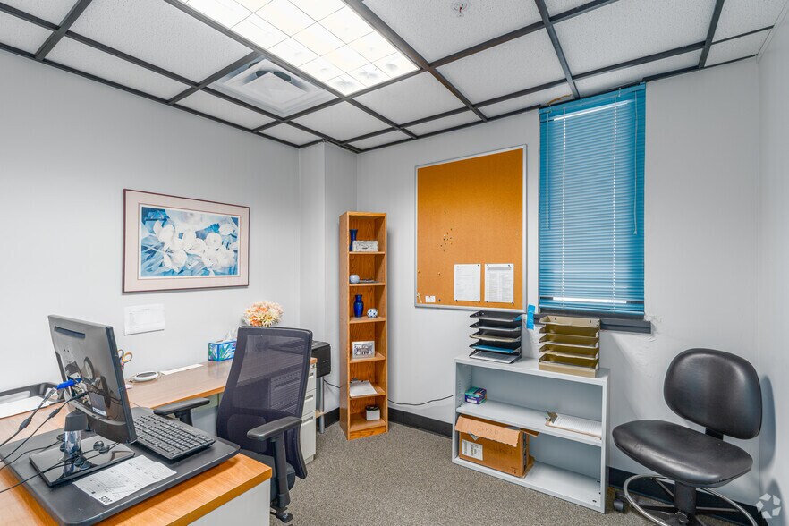 More Photos Of 800 Barksdale Rd, Newark Office For Sale