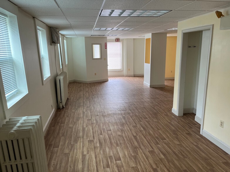 More Photos Of 303 Pine St, Manchester Apartments For Sale