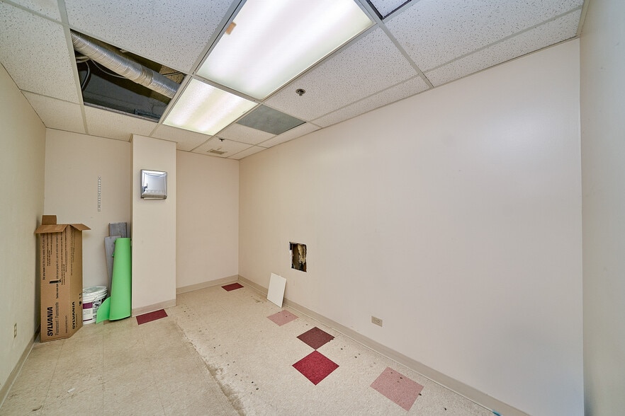 More Photos Of 8737 Beverly Blvd, West Hollywood Medical For Sale