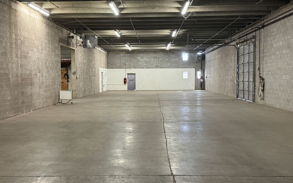 More Photos Of 2211 Commercial St NE, Albuquerque Warehouse For Lease