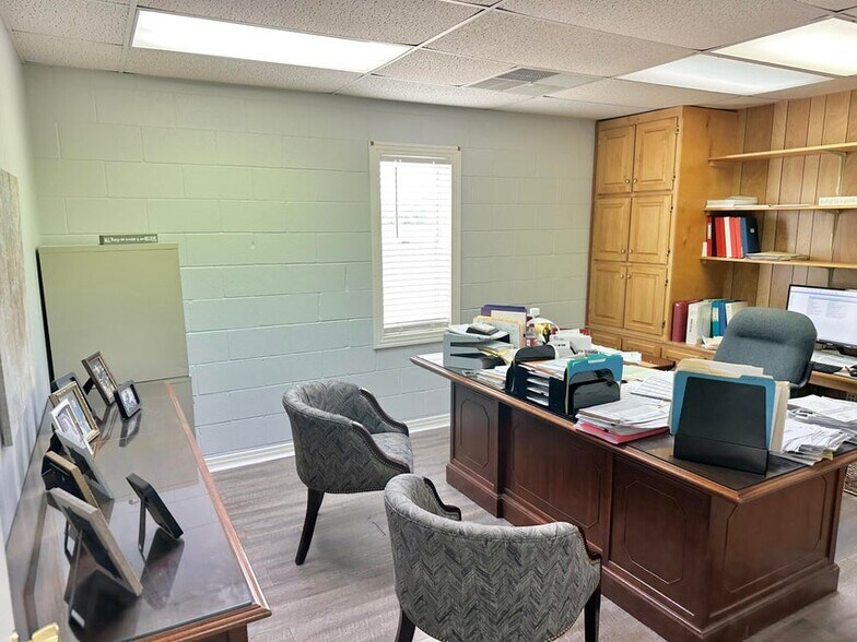 More Photos Of Exit 61, I-22, New Albany MS, New Albany Fast Food For Sale
