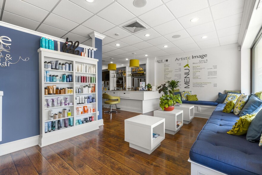 More Photos Of 420 Post Rd W, Westport Storefront For Lease