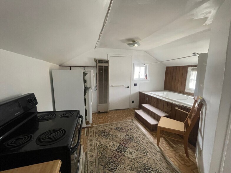 More Photos Of 5 N Eagle St, New Buffalo Apartments For Sale