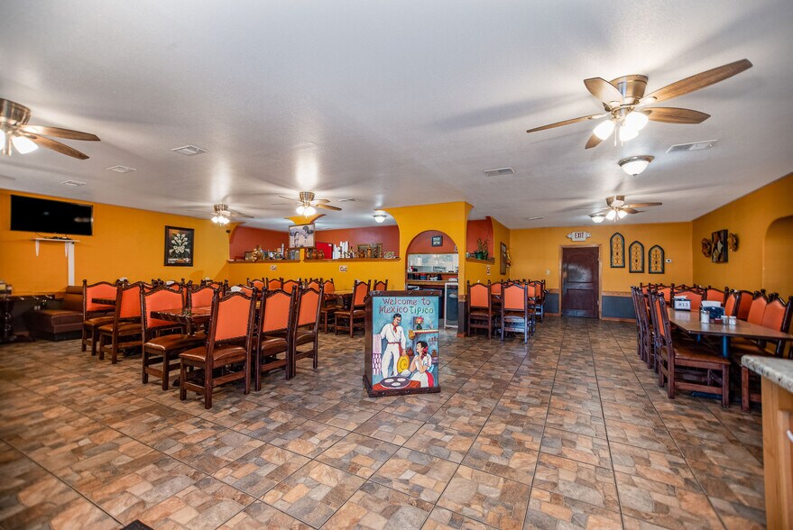 More Photos Of 421 N Virginia St, Port Lavaca Restaurant For Sale