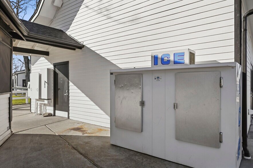 More Photos Of 9903 FM 2759 Rd, Richmond Specialty For Sale