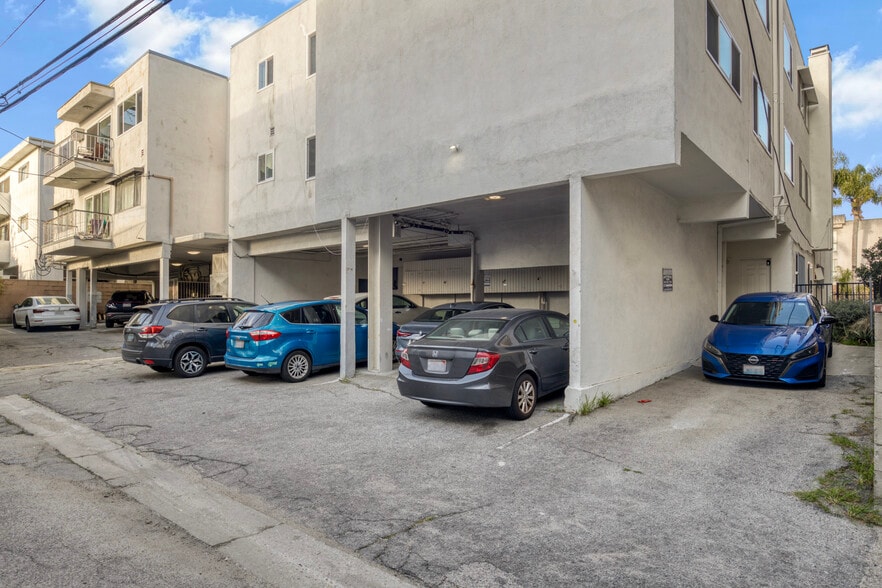 More Photos Of 1811 S Bentley Ave, Los Angeles Apartments For Sale