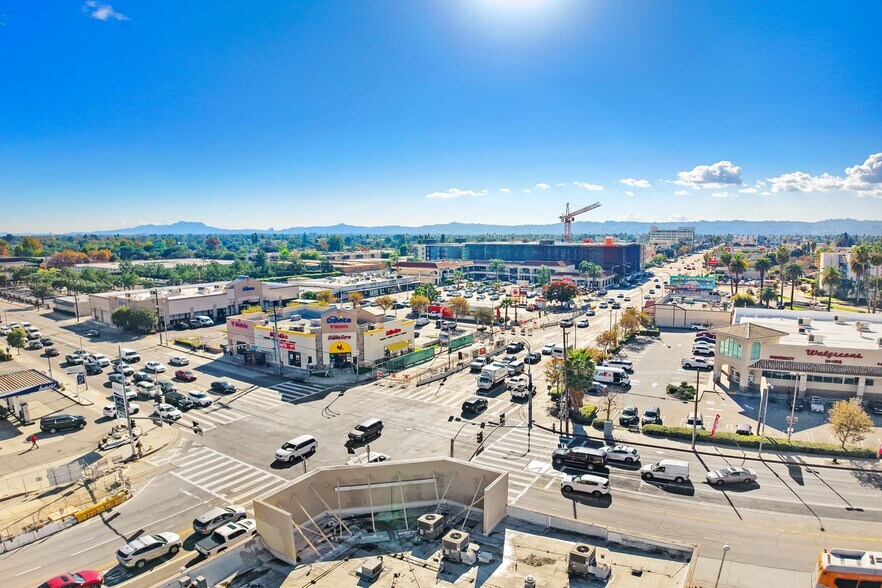 More Photos Of 7054 Van Nuys Blvd, Van Nuys Apartments For Lease