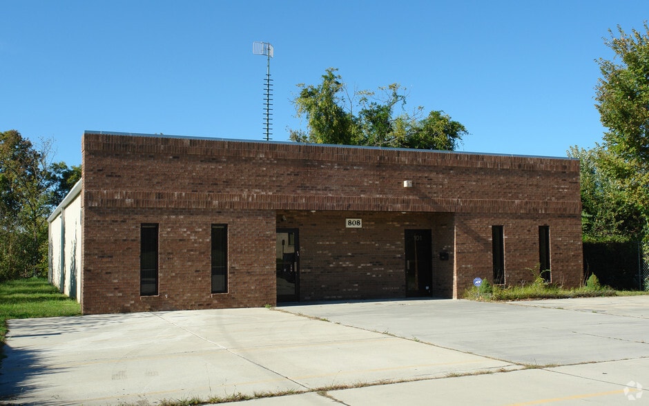 More Photos Of 808 English Rd, High Point Office For Lease