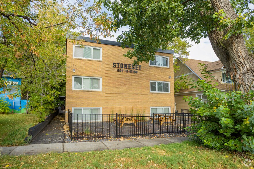 More Photos Of 1821 17 St SW, Calgary Apartments For Sale