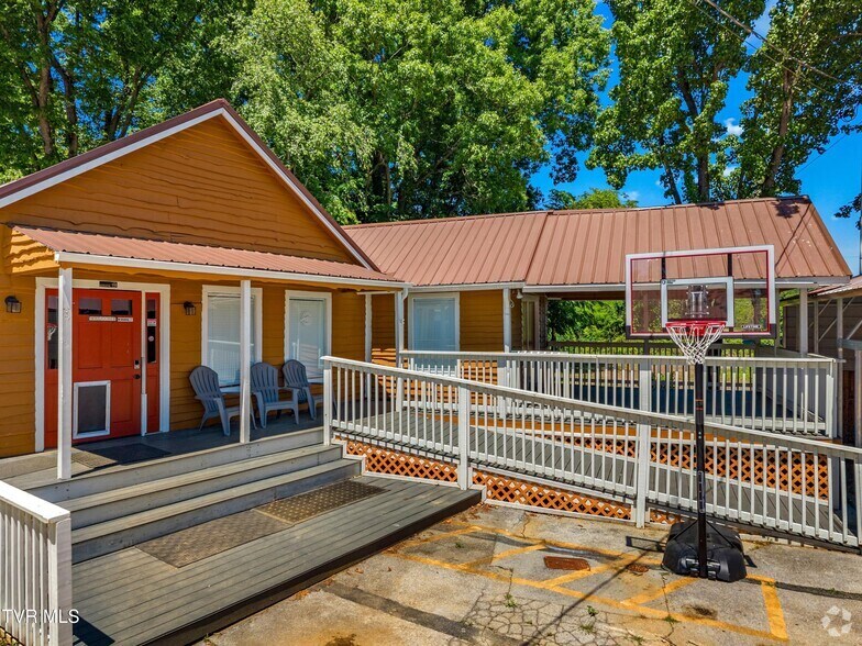 More Photos Of 3415 Tn-66, Rogersville Freestanding For Sale