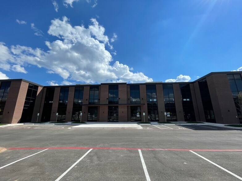 More Photos Of 11301 Lakeline Blvd, Austin Office For Lease