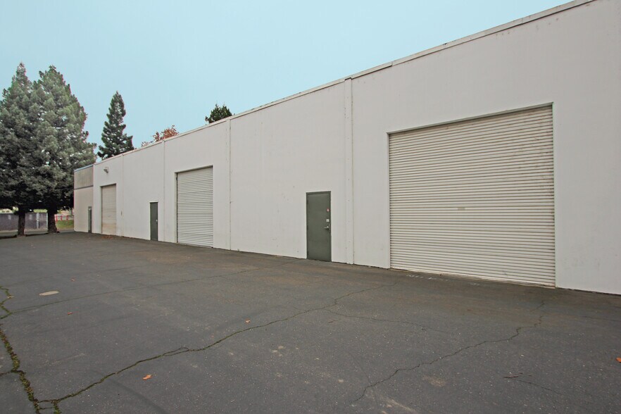 More Photos Of 11325 Sunrise Gold Cir, Rancho Cordova Flex For Sale