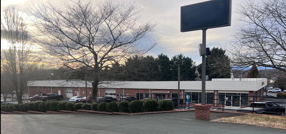 More Photos Of 1389 Richmond Rd, Charlottesville Auto Dealership For Lease