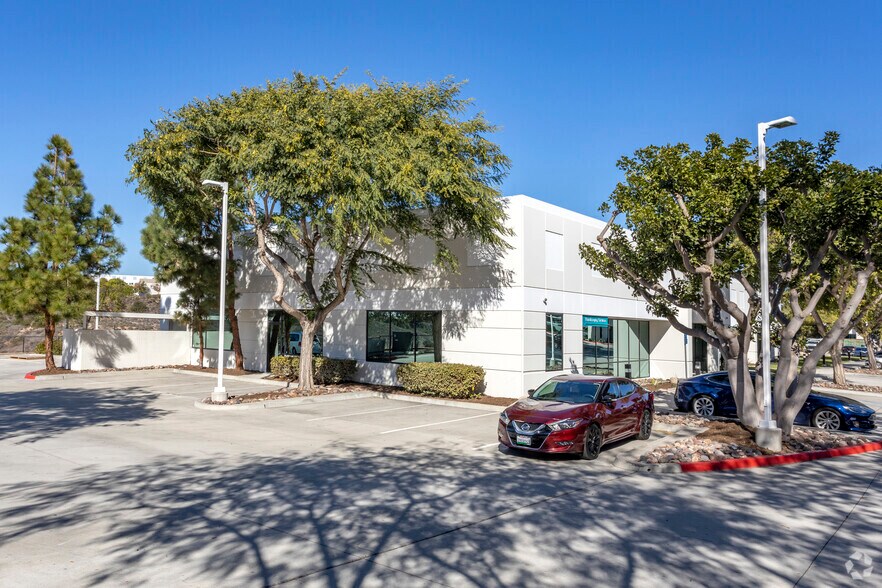 More Photos Of 7098 Miratech Dr, San Diego Research And Development For Lease