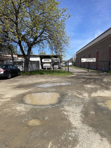 Primary Photo Of 119 Brown St, Vacaville Auto Dealership For Sale