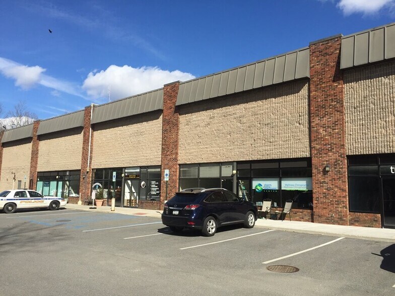 More Photos Of Route 35 & Route 121 @ Rte 35 & Rte 121 (North Salem Rd), Cross River Unknown For Lease