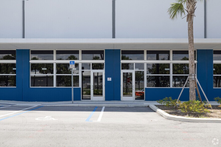 More Photos Of 4700 NW 135th St, Opa Locka Warehouse For Lease