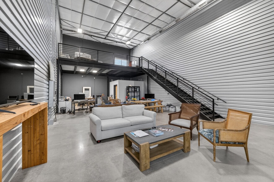 More Photos Of 529 E US HWY, Boerne Unknown For Lease