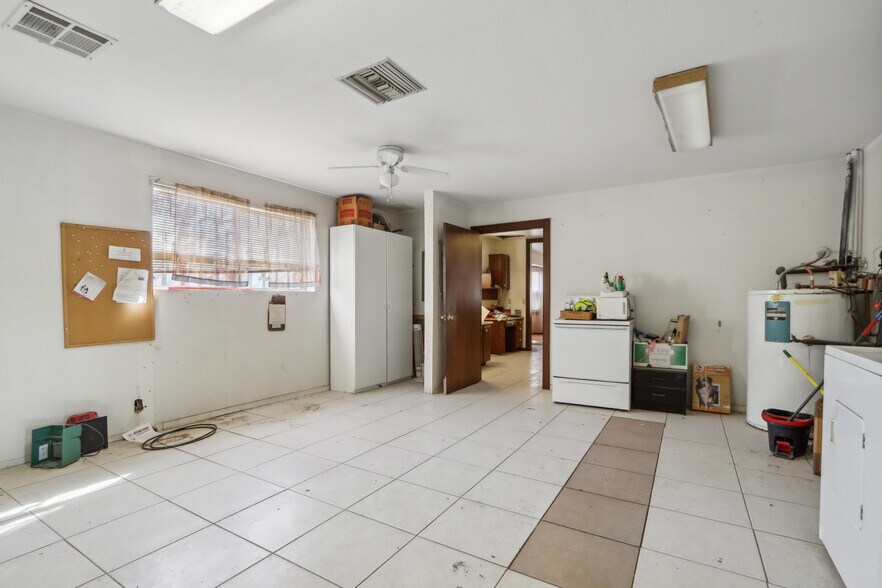 More Photos Of 15901 W Northern Ave, Litchfield Park General Retail For Sale