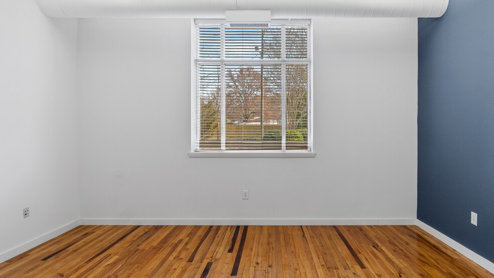 More Photos Of 514 Dabney Rd, Henderson Office For Lease