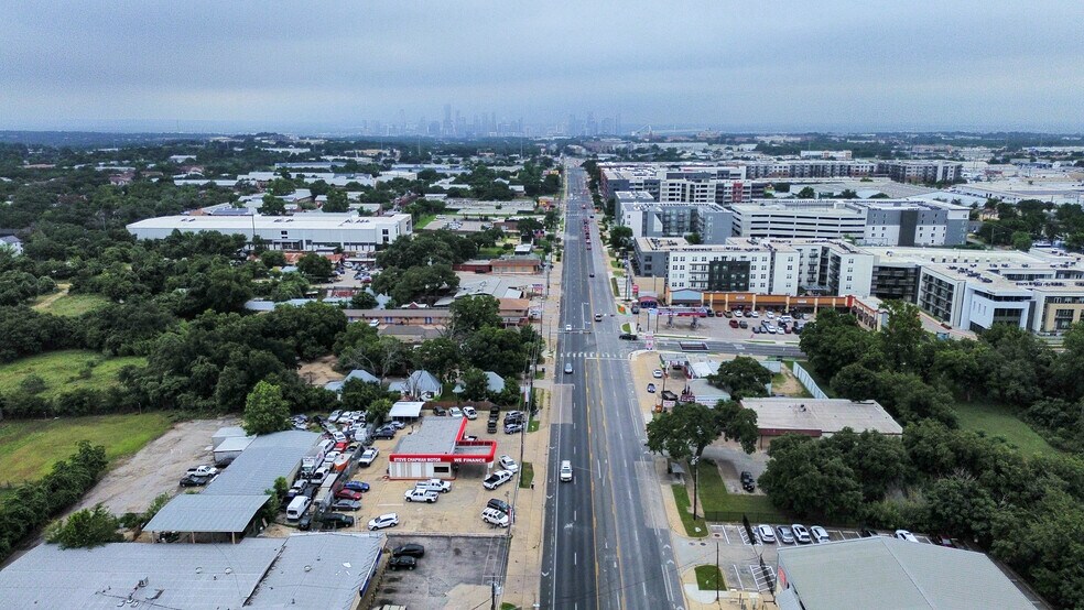 More Photos Of 4712 S Congress Ave, Austin Auto Dealership For Sale