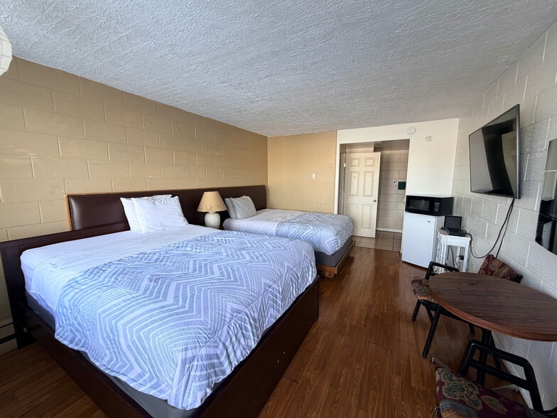 More Photos Of 9711 Alaska Rd, Fort St John Hotel For Sale