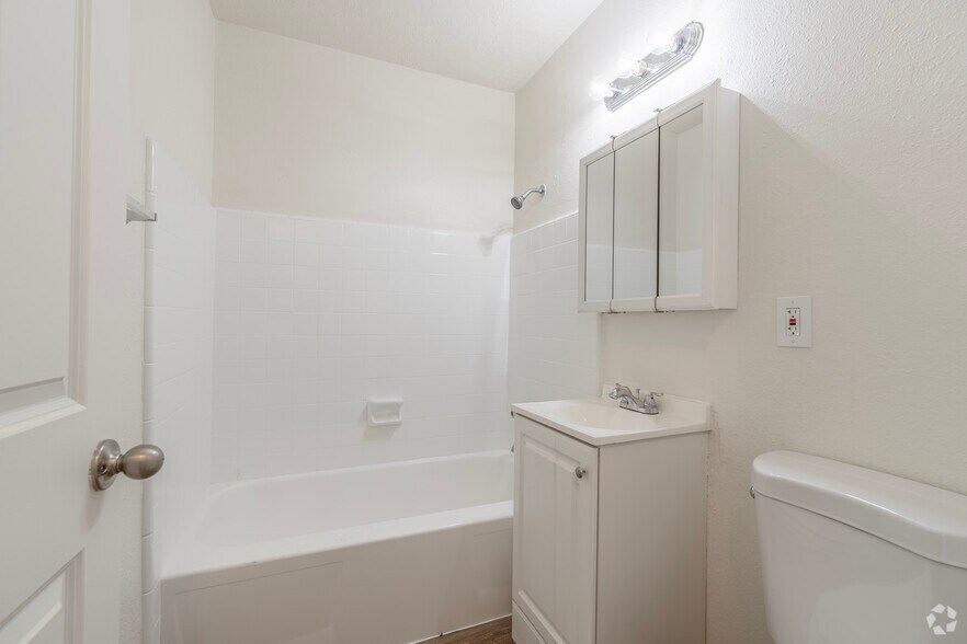 More Photos Of 2510-2560 Broadway St NE, Salem Apartments For Sale