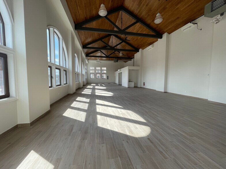 More Photos Of 405-407 Gates Ave, Brooklyn Loft Creative Space For Lease