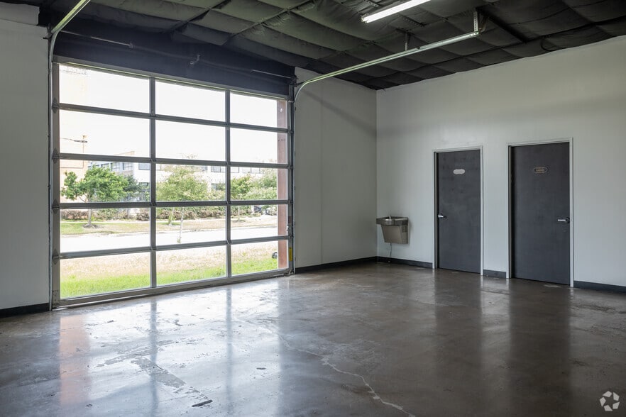 More Photos Of 3420 Rusk St, Houston Loft Creative Space For Lease