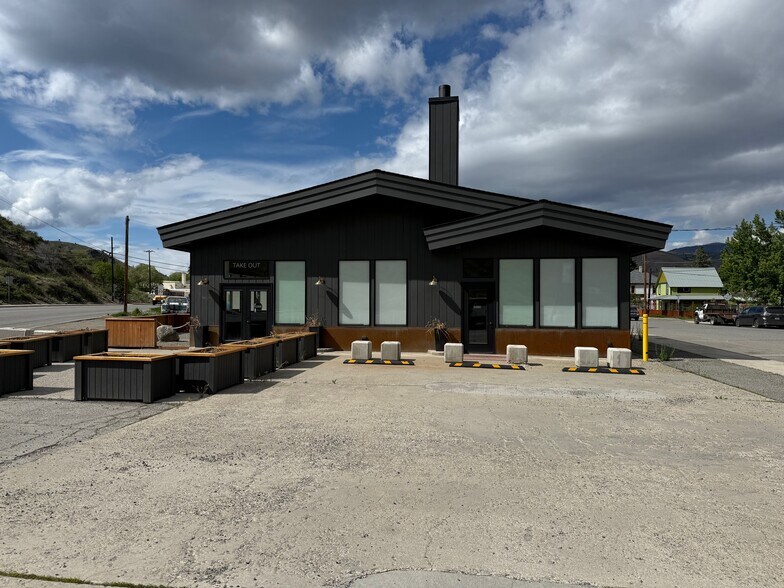 More Photos Of 425 S. Glover St, Twisp Restaurant For Sale