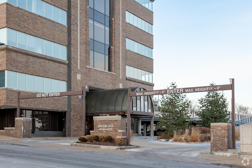 More Photos Of 600 Broadway Blvd, Kansas City Office For Lease
