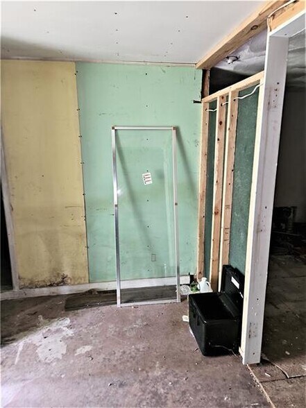 More Photos Of 6081 William Penn Hwy, Export Office For Sale