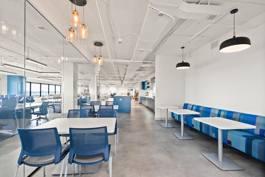 More Photos Of 1550 Crystal Dr, Arlington Office For Lease