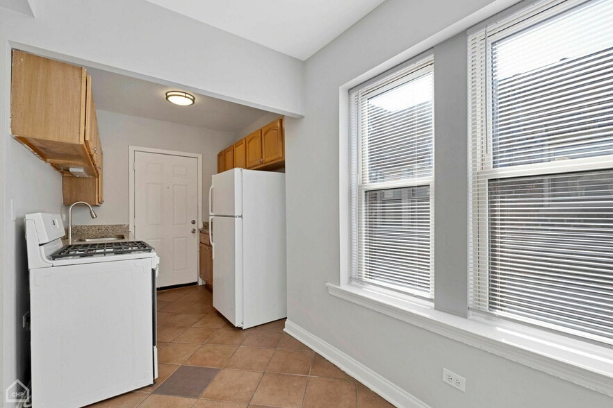 More Photos Of 7150-52 S Cornell Ave, Chicago Apartments For Sale